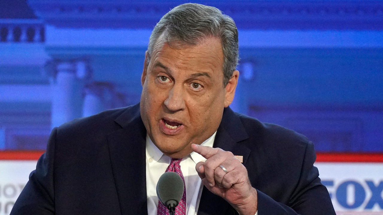 ‘Donald Duck’: Christie talks directly to Trump at GOP debate