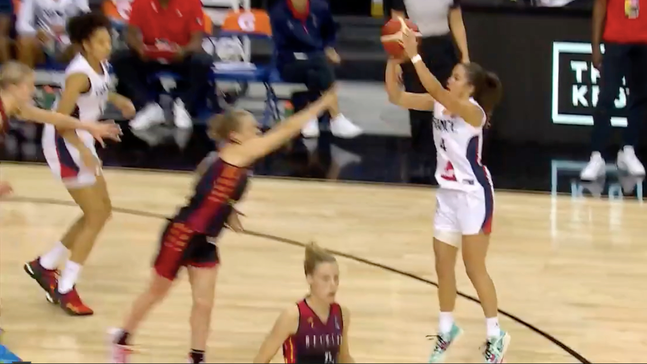 French defense dominates the second half to go 2-0 after a 59-32 victory