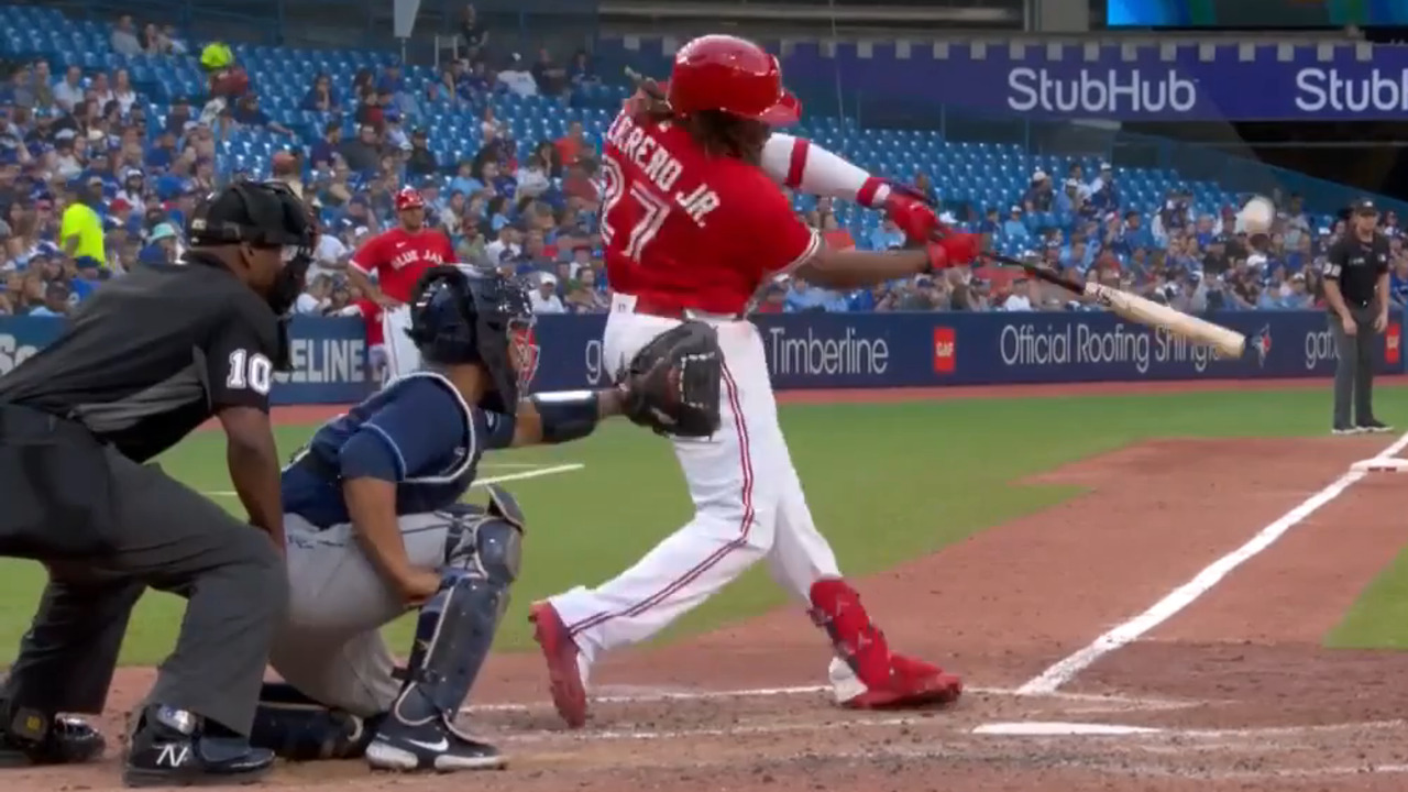 Vladimir Guerrero Jr. shows love to his father after a towering solo shot