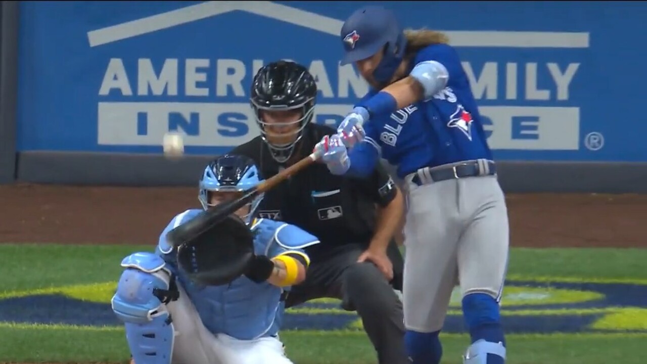 Bichette crushes Homer into the centerfield and brings the Blue Jays to the two Brewers