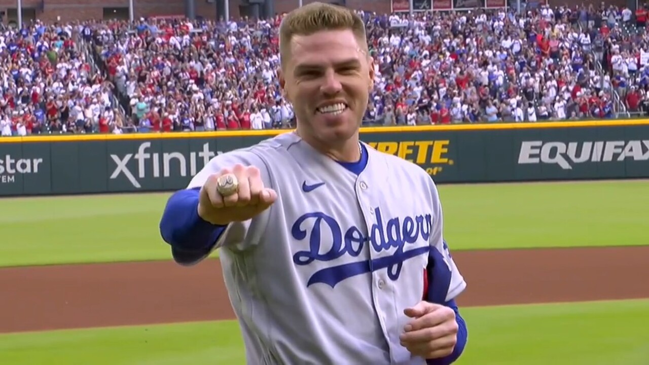 Emotional Freeman receives a World Series ring when he returns to Atlanta