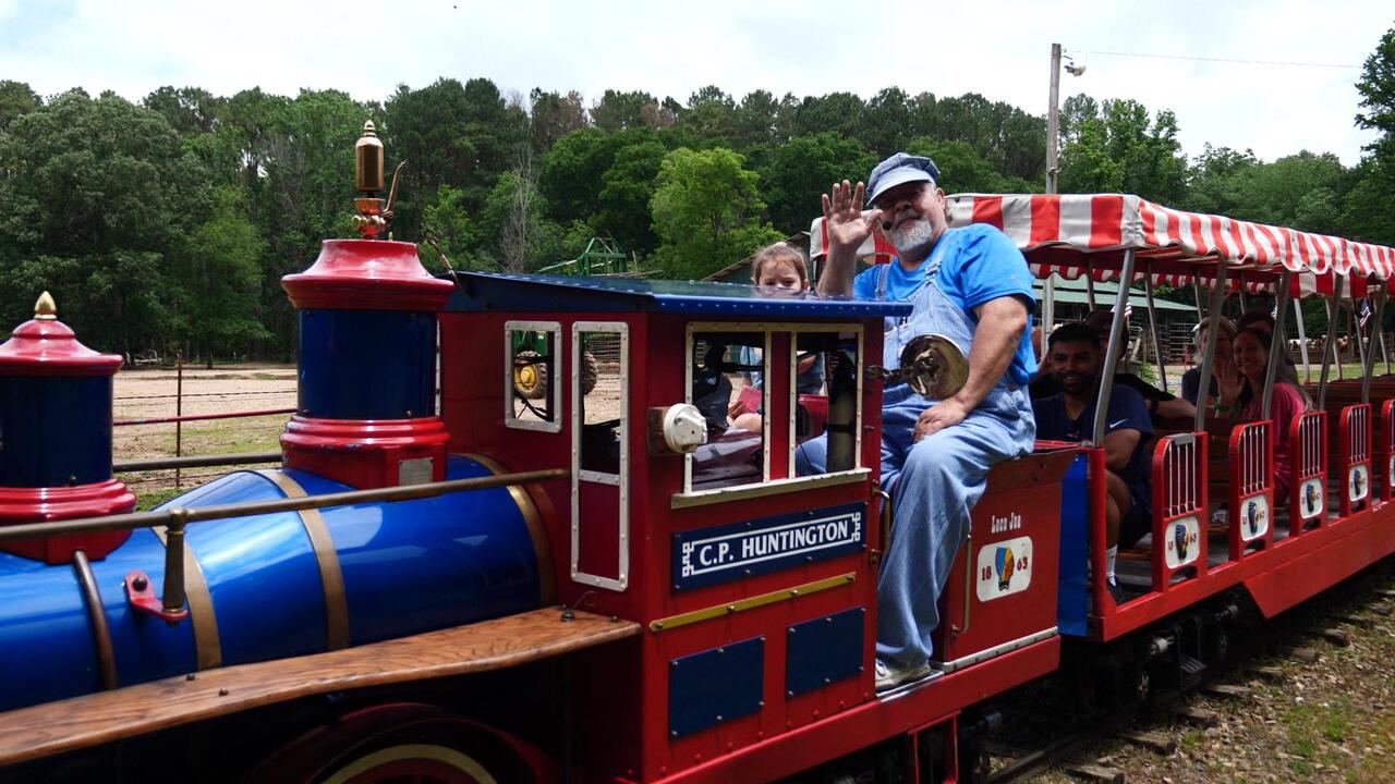 Beavers Bend State Park Train Depot and Trail Rides link