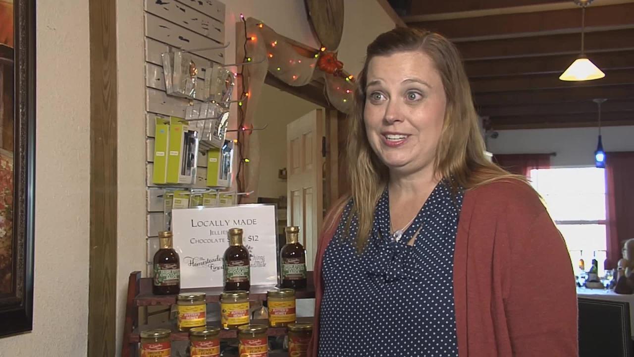 Woods & Waters Winery, Vineyard & Guesthouse link