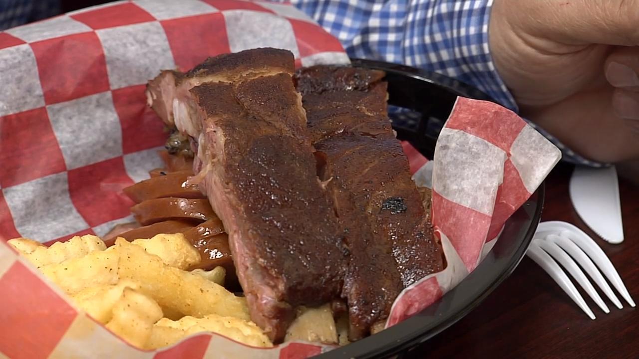 Monty’s BBQ & Chicken link