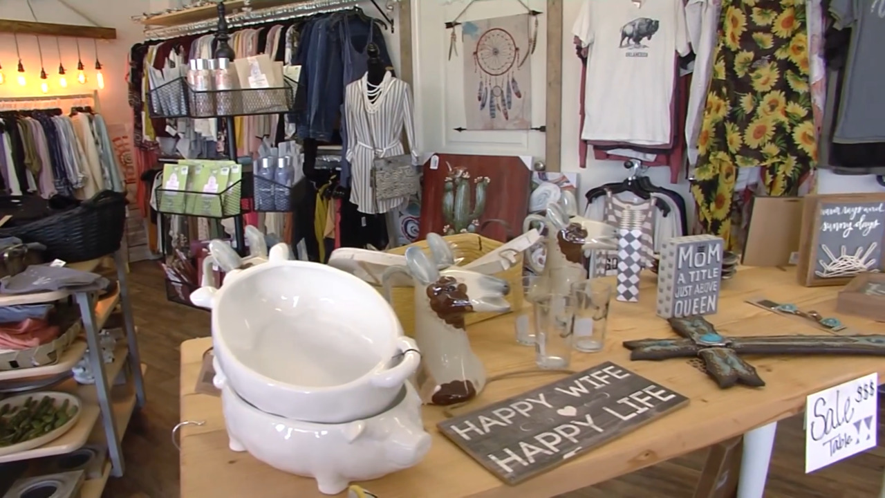 Farmhouse Chic Boutique link