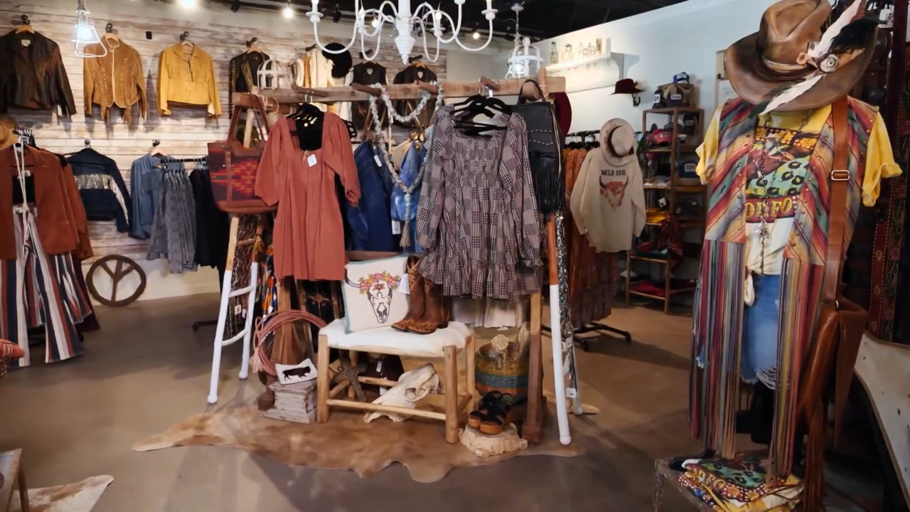 Hippy Cowgirls Bou-Dega link