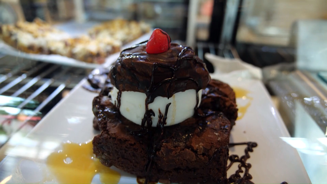 Caeli’s Sweets, Eats & Bar link