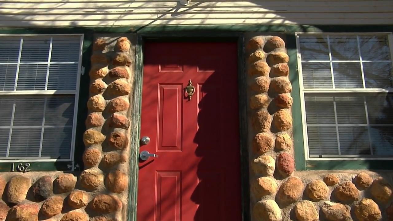 Red & Green Door Cabins link