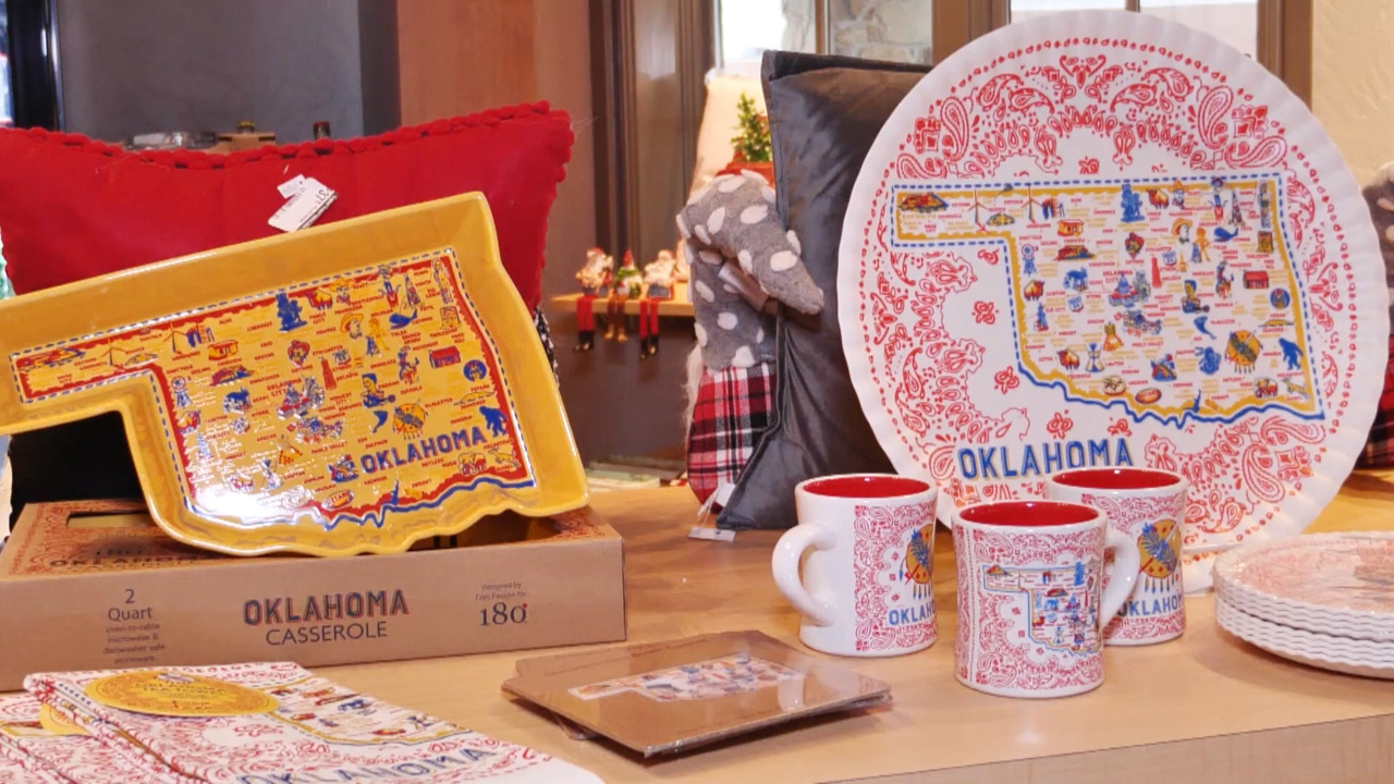 Midwest City Tourism Information Center/Holiday Store Shopping link