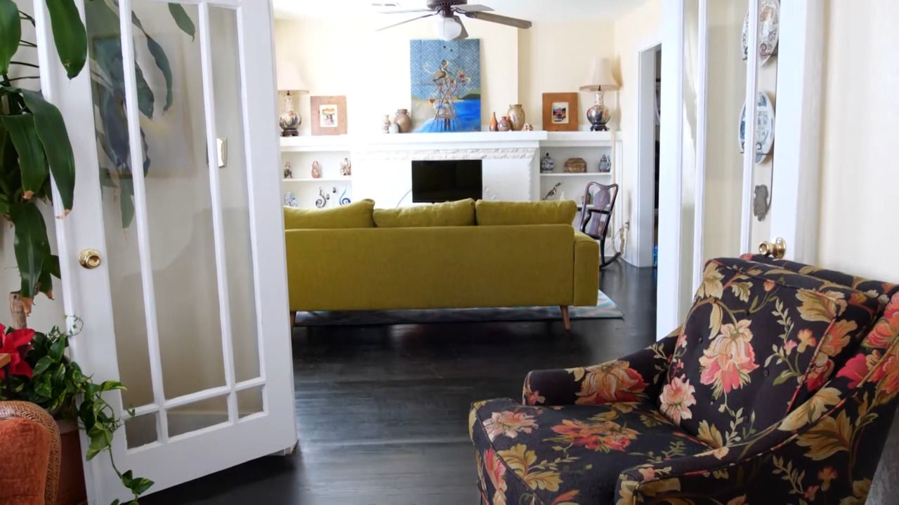 Heart of Paseo Airbnb/Little D Gallery link