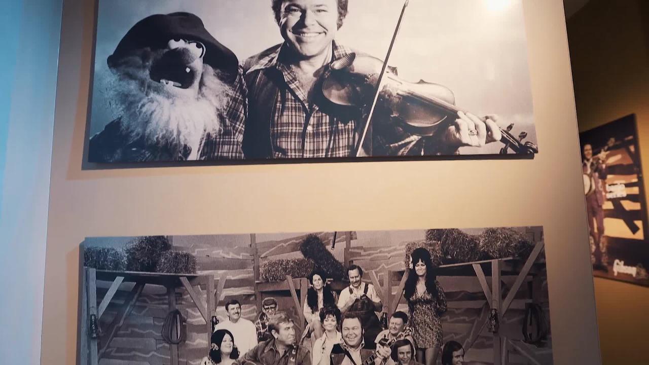 American Banjo Museum Roy Clark Exhibit link