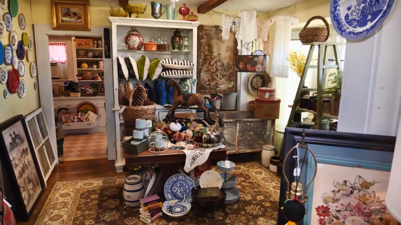 The Homestead Antiques and Gifts link