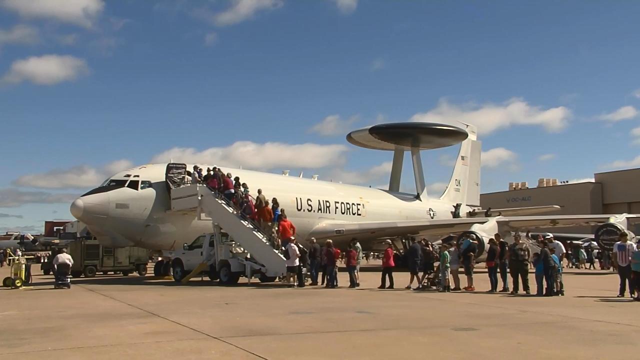 Tinker Air Force Base "Star Spangled Salute" 2017 (closing shots) link