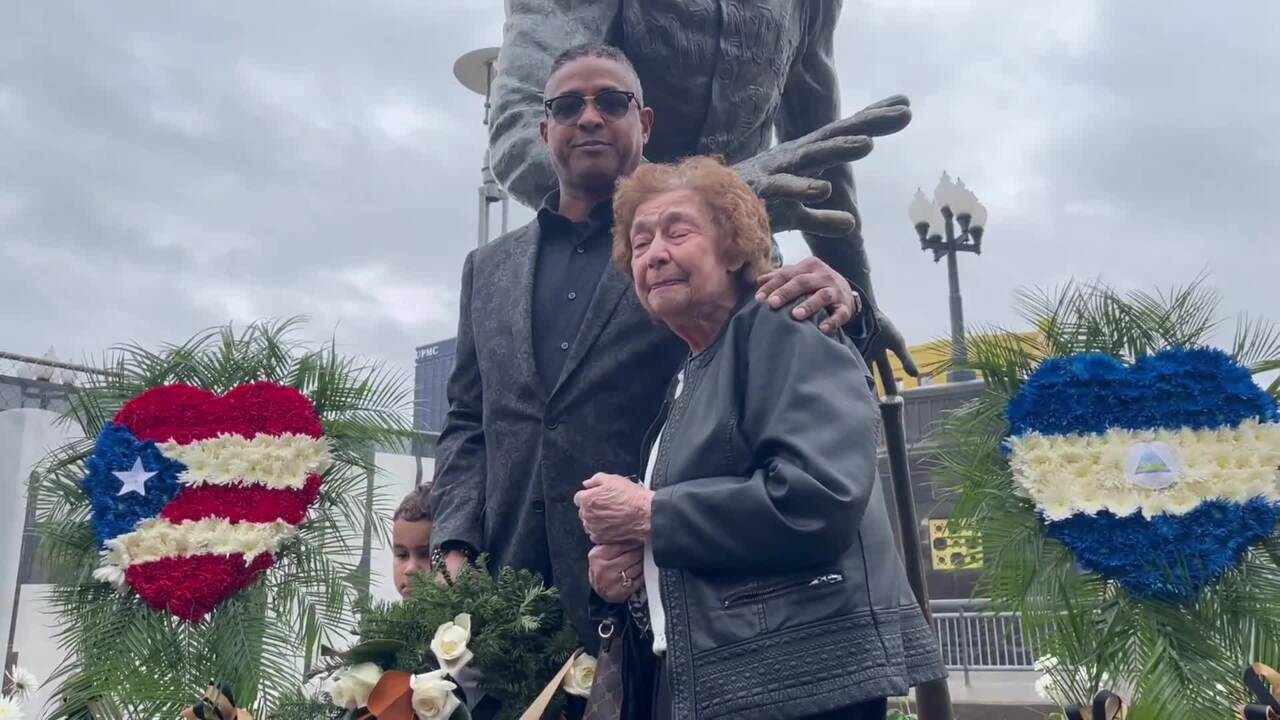 Impromptu ceremony outside PNC Park statue stirs emotions on 50th  anniversary of Clemente's death