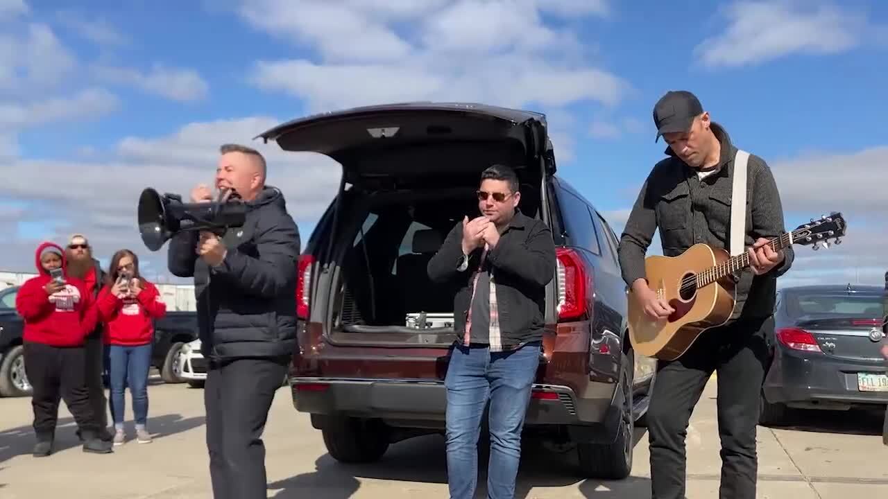 Punk band boosts morale on Jeep picket line