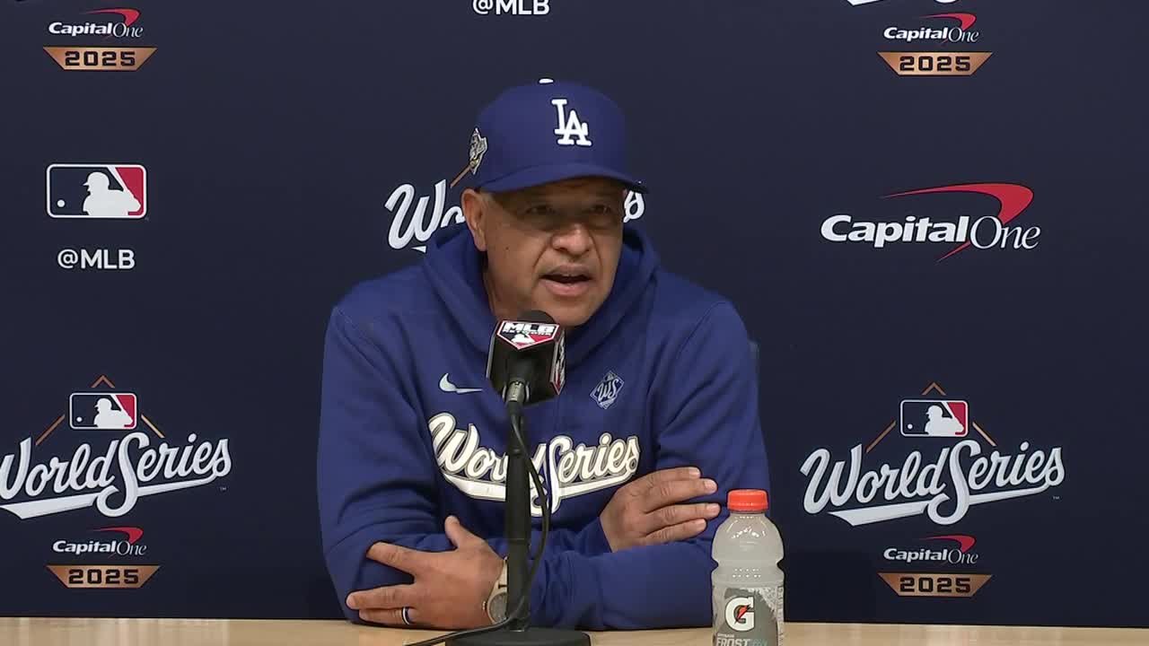 Dave roberts ボブルヘッド アメリカ Dodgers Roberts speaks to the