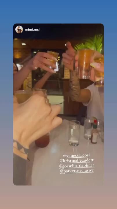 La pilote qui vapote se filme au volant en buvant de l'alcool | 24 heures
