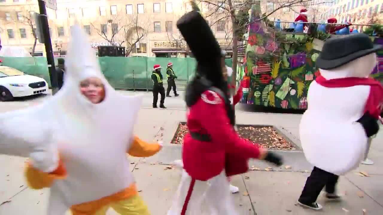 Le père Noël sillonnera le centre-ville de Montréal durant les Fêtes | TVA  Nouvelles