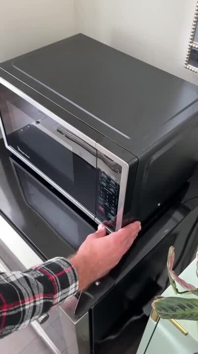 1.1 cu. ft. Countertop Microwave Oven in White