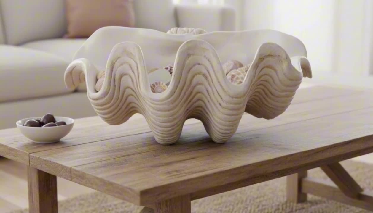 Liv & Skye Ivory 16 in. x 11 in. Resin Coastal Pearlized Clam