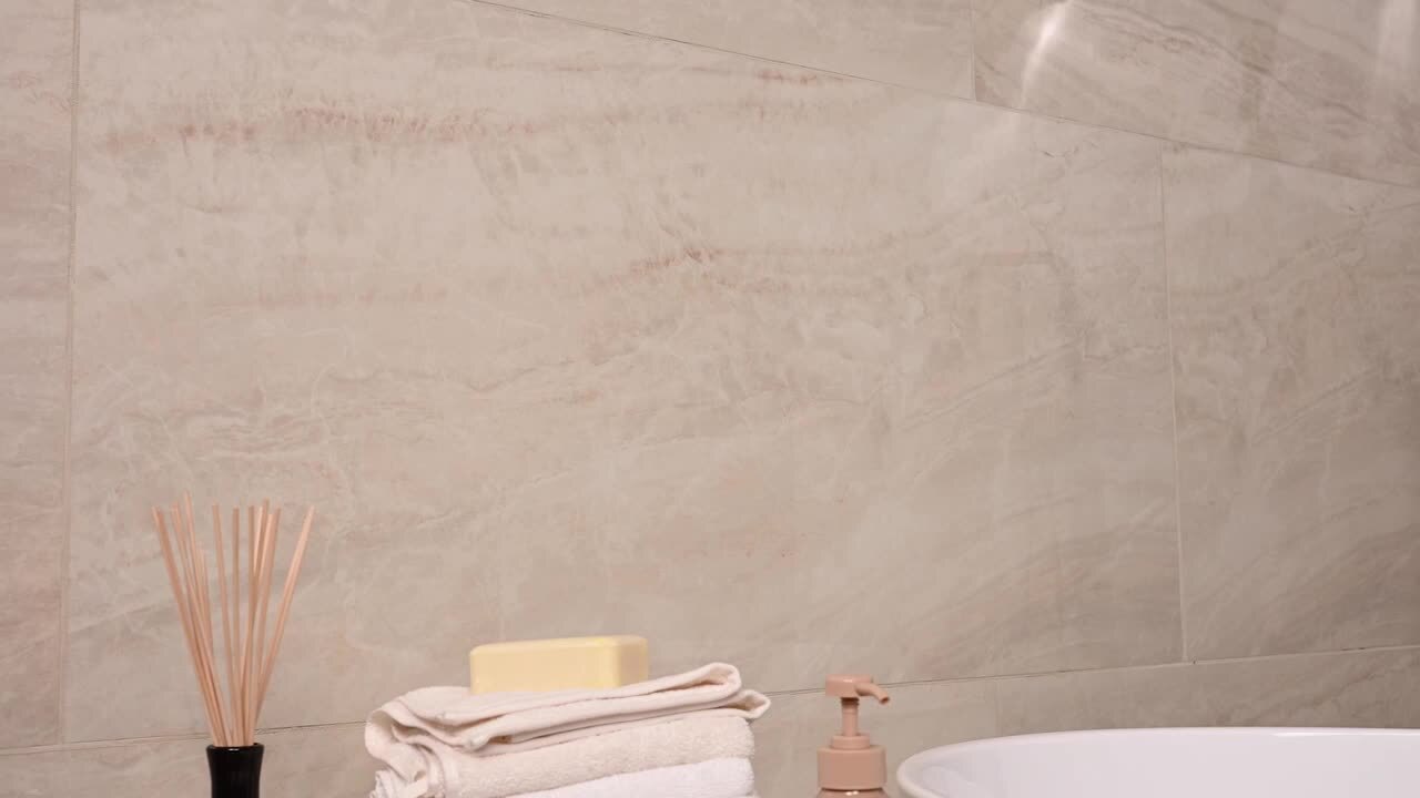 MSI Leonardo Venato 24 in. x 48 in. Polished Porcelain Marble Look Floor and Wall Tile (32 cases/512 sq. ft./pallet)