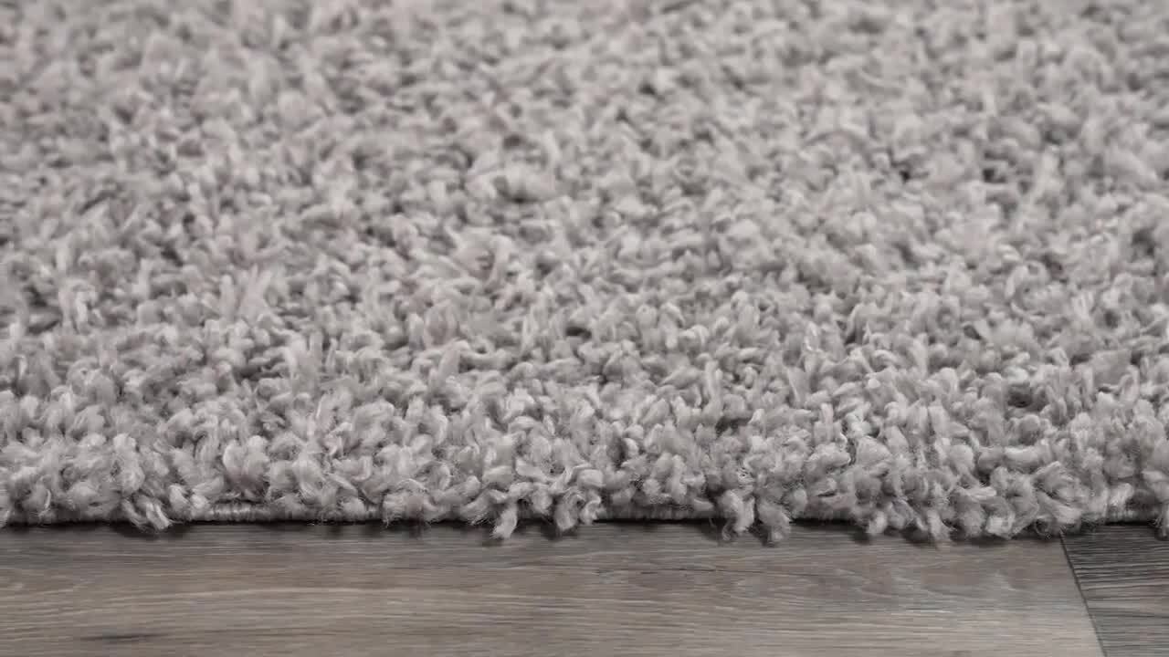 Image of 2c shag carpet close-up