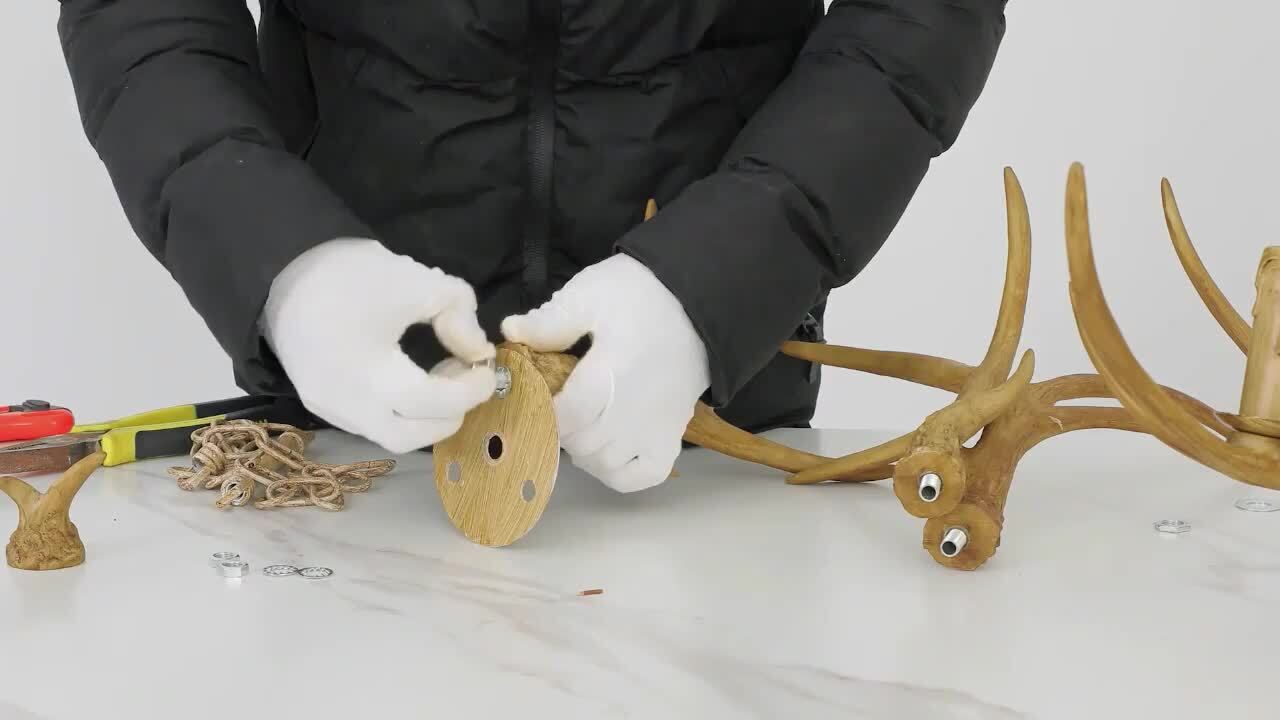 OUKANING 6-Light Vintage Brown Resin Antler Chandelier Deer