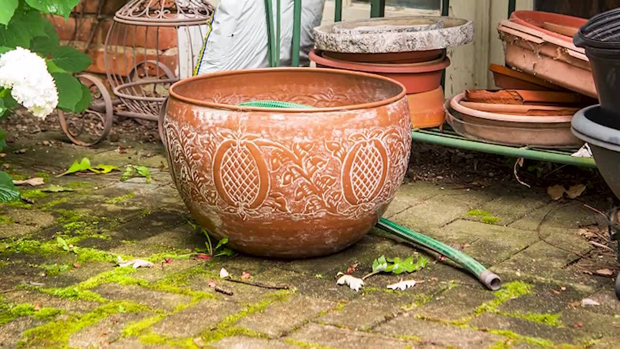 Elegant Garden Water Hose Holder Pot Hammered Vintage Yard Hide