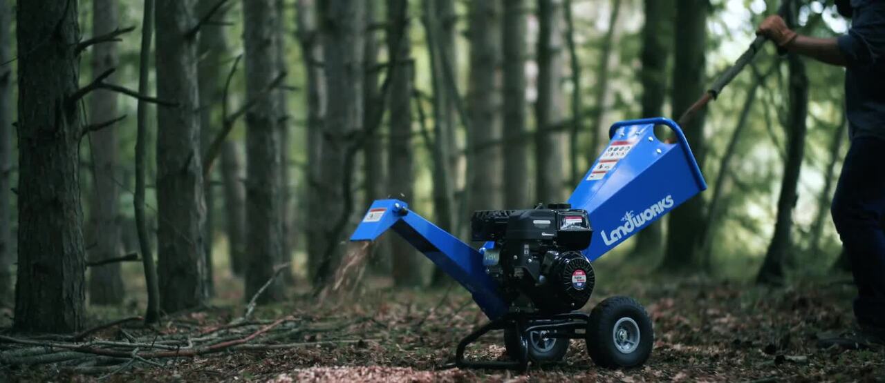 Landworks 3 Inch Max Capacity 7 HP Gas Powered Wood Chipper