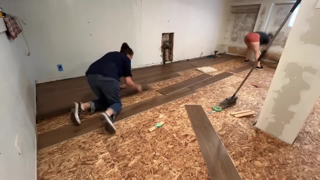 Malibu Wide Plank French Oak Melrose 20 MIL 9.1 in. x 60 in. Click