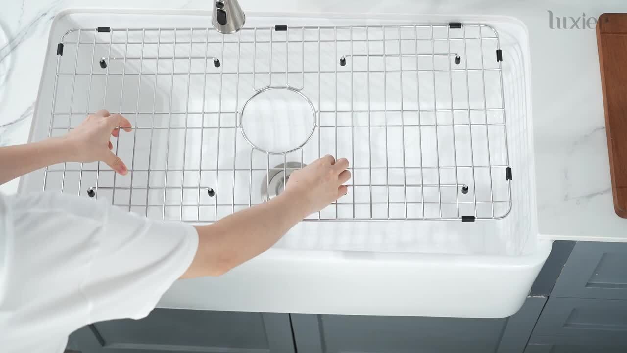 White Ceramic 33 in. Single Bowl Farmhouse Apron Kitchen Sink with Grid and Strainer