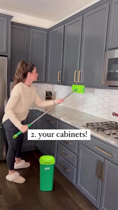 Libman Rinse 'N Wring Microfiber Flat Mop and Bucket System with