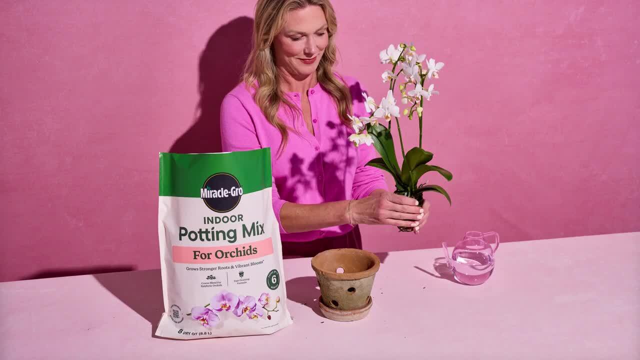 Miracle-Gro Indoor Potting Mix for Orchids 8 qt. Soil For Indoor