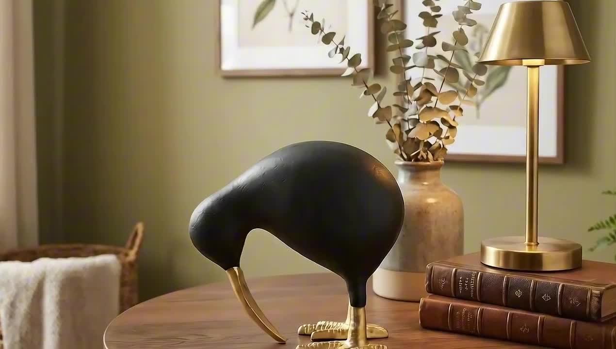 Liv & Skye Black Gold 7.5 in. x 8 in. Metal Kiwi Mom Animal