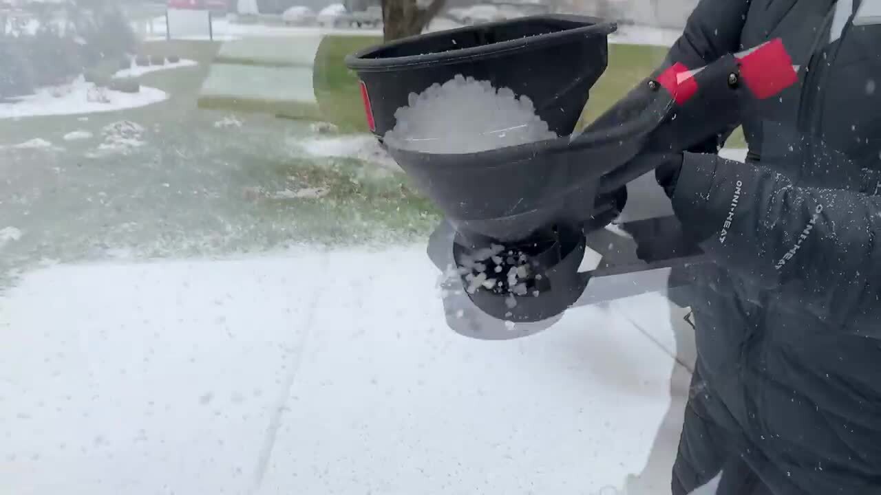 Brinly-Hardy 5 lbs. All-Season Handheld Spreader with Easy-Fill