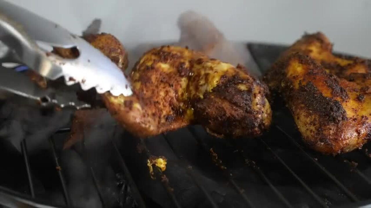 Fire and Flavor 20 lb. Mesquite and Oak Blend Lump Charcoal FFC117