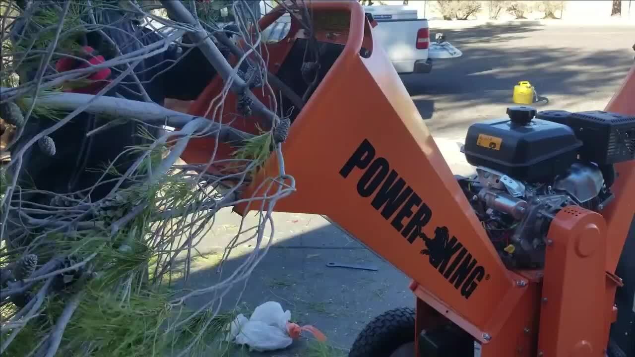 Large Electric Grinder/Shredder w/ Wall Plug