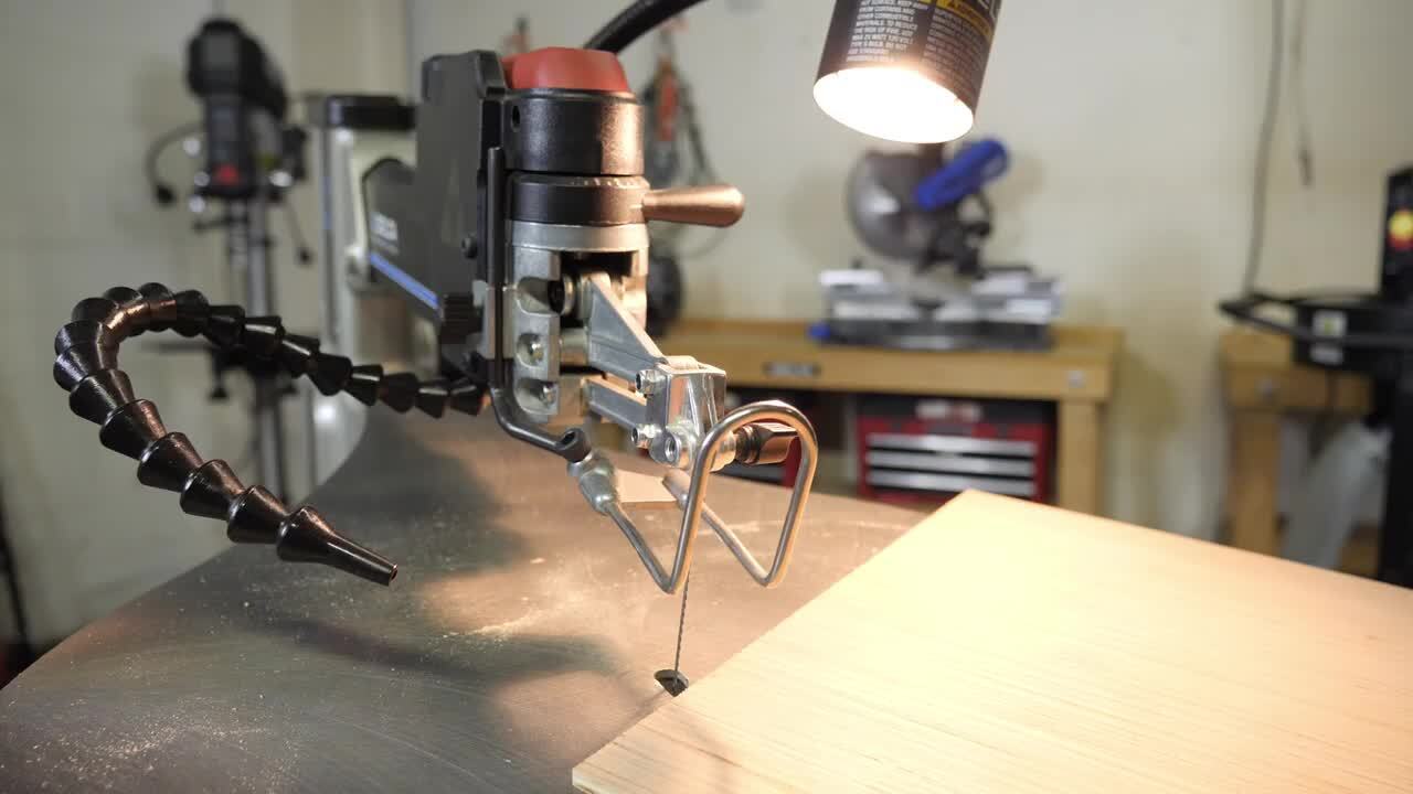 DELTA 20-in 1.3-Amp Variable Speed Scroll Saw DELTA 20-in 1.3-Amp Variable Speed Scroll Saw