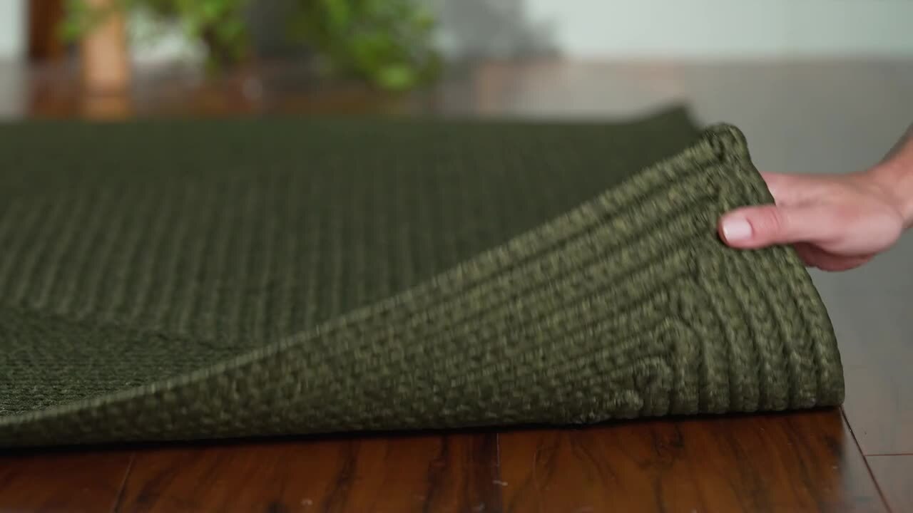 SAFAVIEH Braided Green 8 ft. x 10 ft. Oval Solid Area Rug BRD315A
