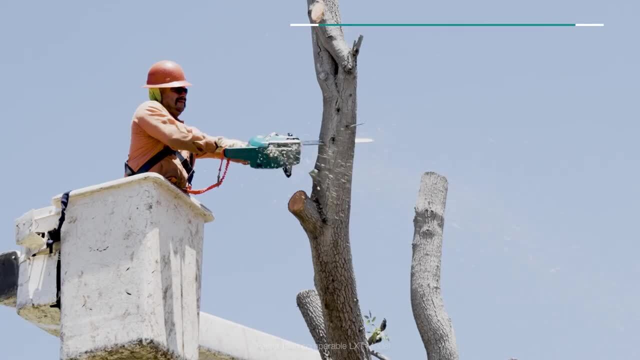 Makita XGT 18 40V max Brushless Electric Battery Chainsaw