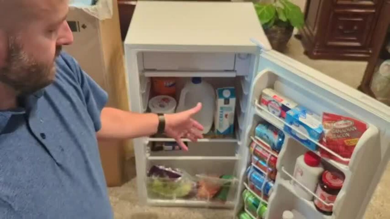 JEREMY CASS 19 in. 3.2 cu.ft. Mini Refrigerator in Silver with