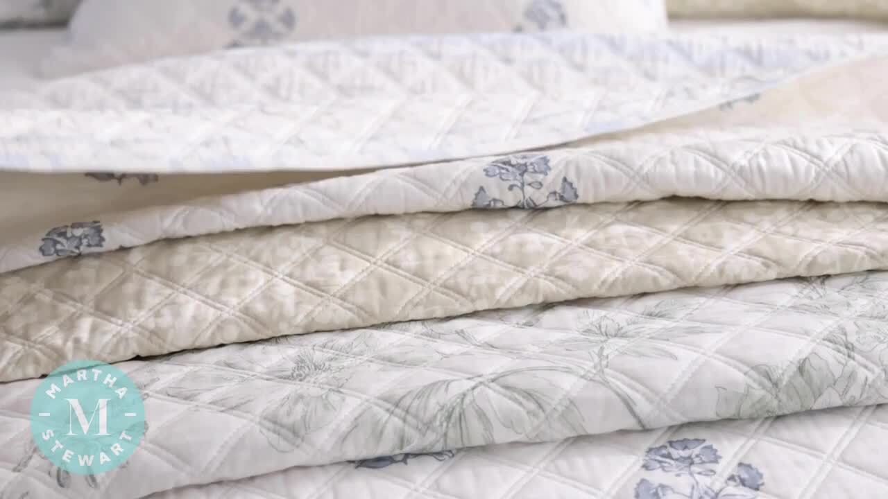 MARTHA STEWART Layered Branches 3-Piece Beige/White Cotton Percale  Full/Queen Quilt Set A0004363, image size:1280x720
