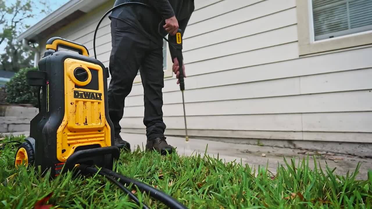 2800 PSI 1.0 GPM Cold Water Electric Pressure Washer w Axial Pump