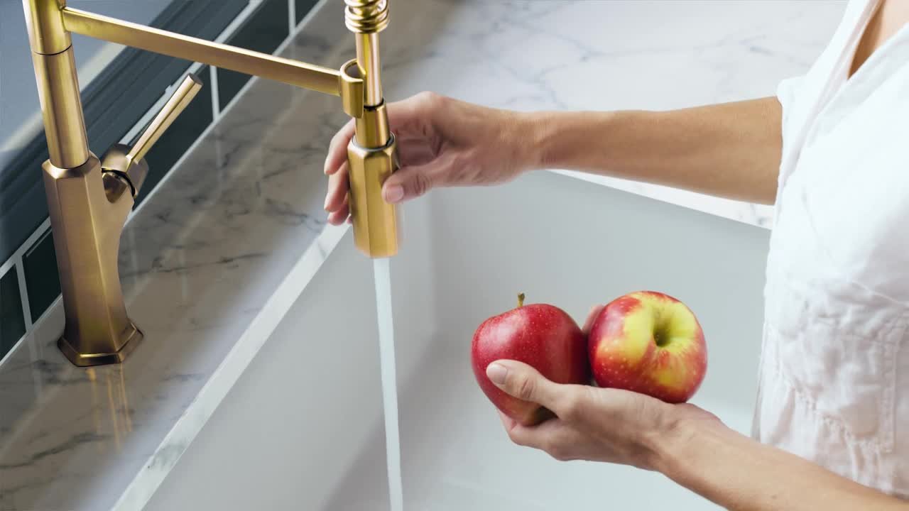 Hansgrohe Locarno 1-Handle Bar Faucet in Brushed Gold Optic