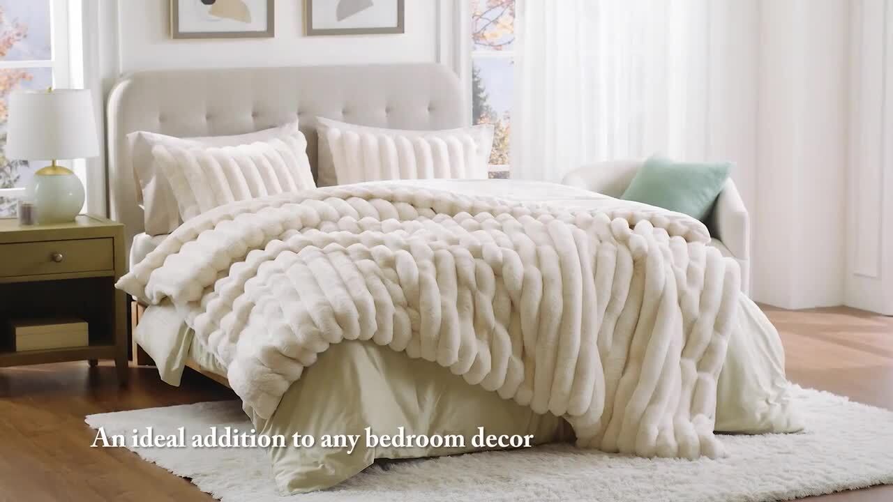 Madison Park Dahlia Polyester Taupe Faux Fur Full/Queen Comforter