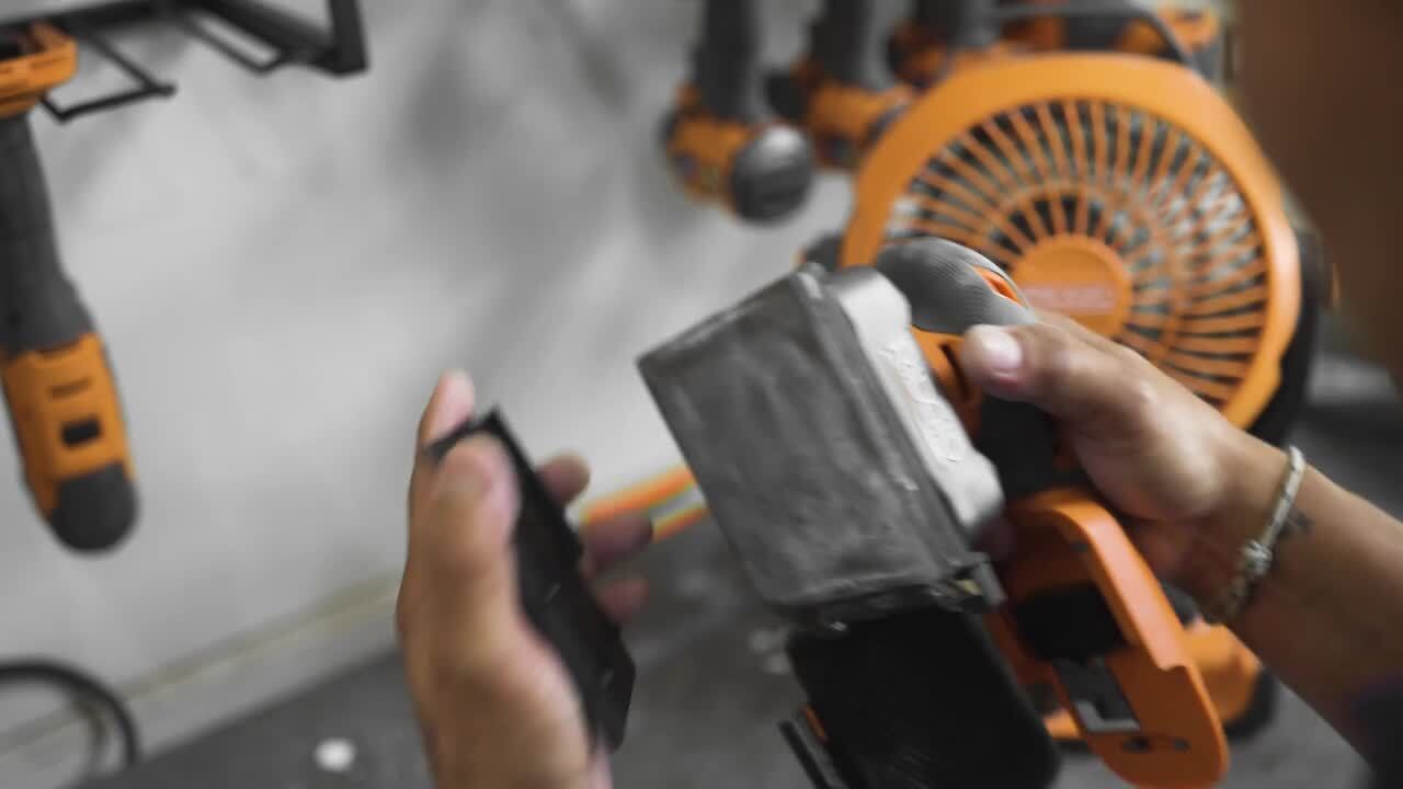 RIDGID 18V SubCompact Brushless Cordless 1/4 Sheet Sander (Tool