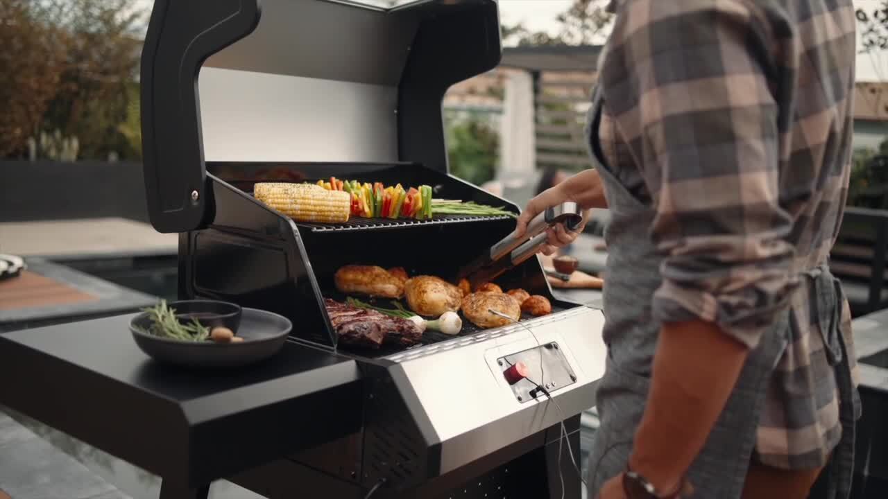Nexgrill Neevo 720 Propane Gas Digital Smart Grill in Black with