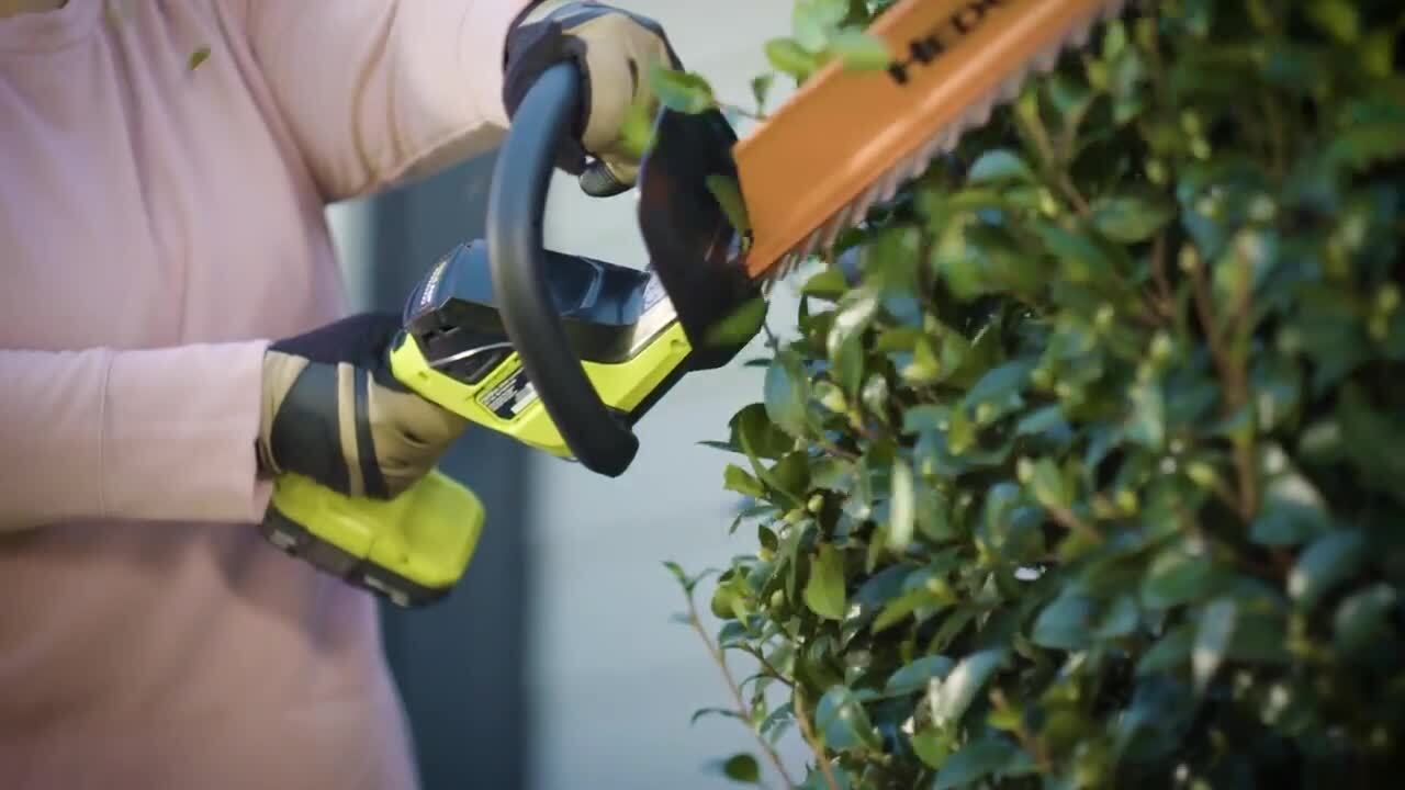 Ryobi 18v one+ 2.5 deals ah 55cm hedge trimmer kit