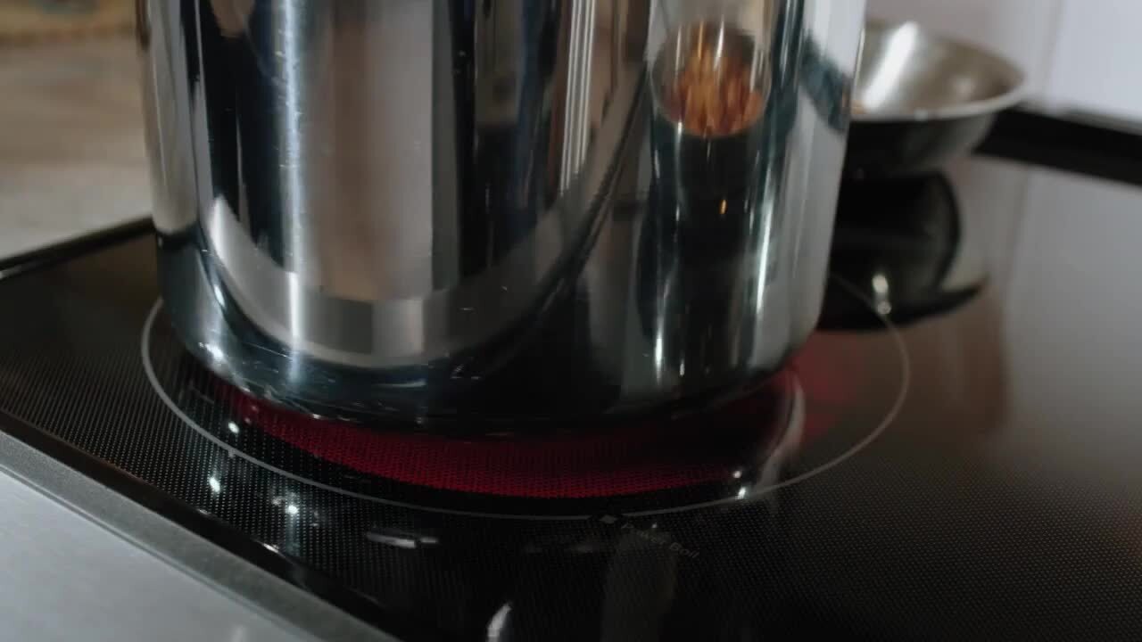 30 in. 4 Element Free-Standing Electric Range in Stainless Steel w/Stainless Knobs