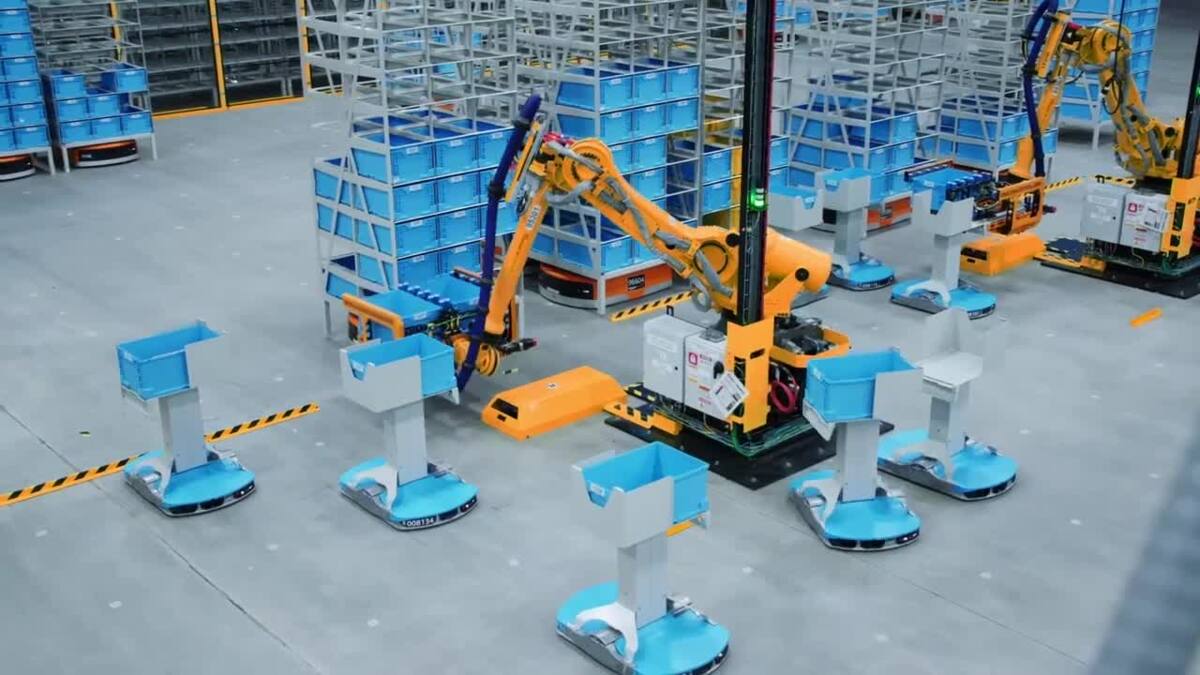 Amazon Shows Off Its Latest Warehouse Automation: Fully Autonomous Robots, High-Tech Scanners And More